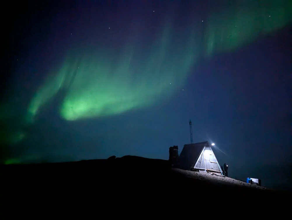 Mały domek na wyspie Sørkappoya 